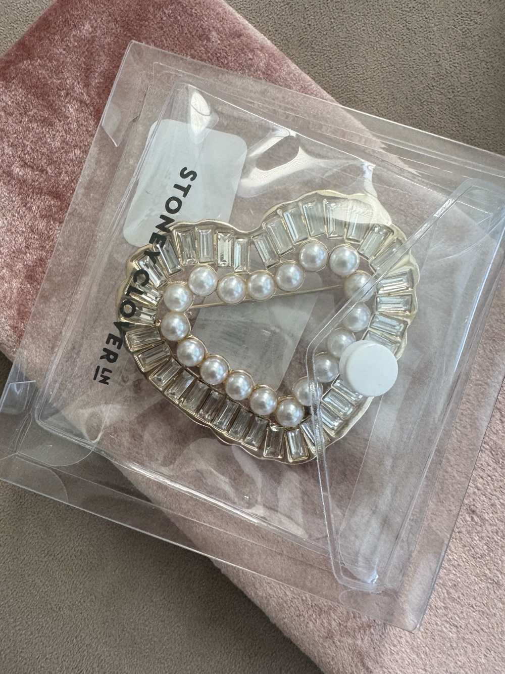 Stoney Clover Lane Open Heart Pearl & Crystal Brooch Never Opened in Box